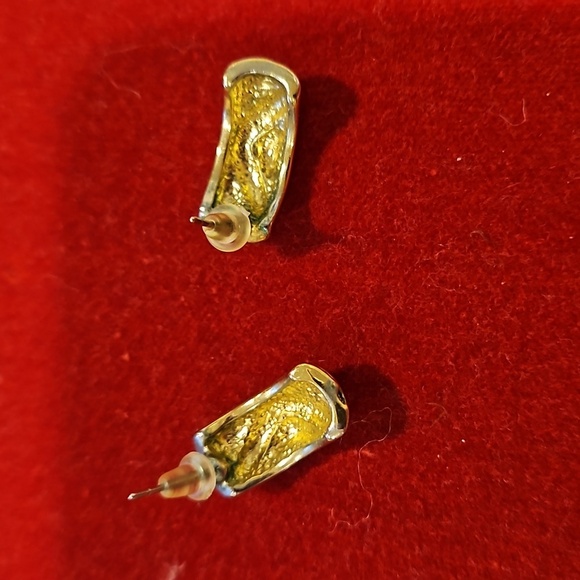 Vintage Enamel and Goldtone Choker Necklace and Earrings - Picture 6 of 6